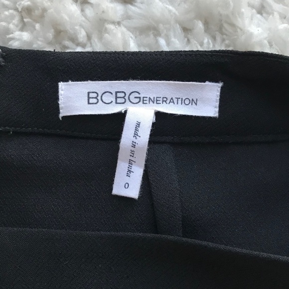 BCBG Overlap Button Skort - Picture 4 of 5